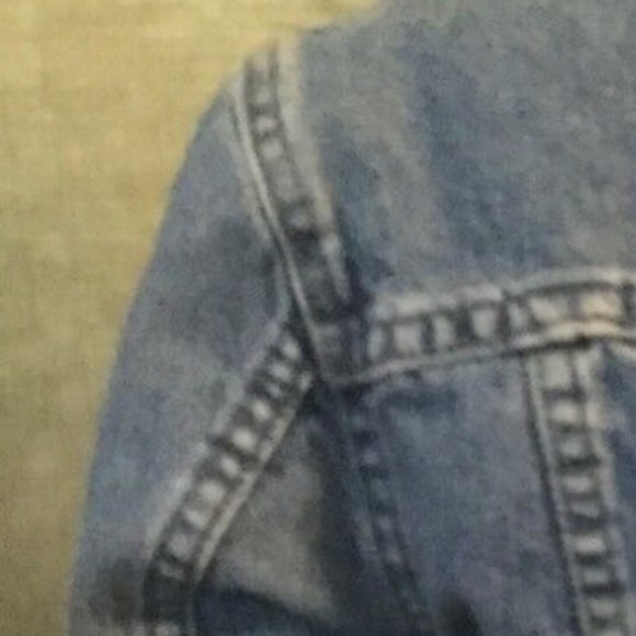 Vintage Riveted by Lee Sm Women's preowned 90s Jean Jacket. - Picture 5 of 6